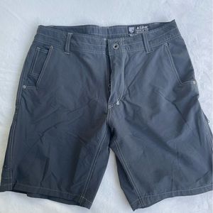 Kuhl mens shorts size 34 w/ 10 in inseam